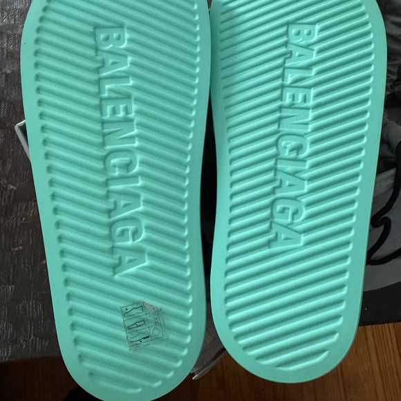 Balenciaga Mint Logo Pool Slides Size 38 - Picture 7 of 8